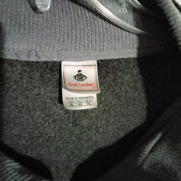 Men's Footlocker Fleece Pullover..Grey in color, Pre-owned XL - Picture 2 of 5